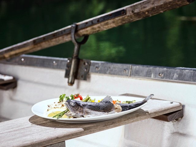 Forelle blau zubereitet im Berggasthaus Forelle am Seealpsee
