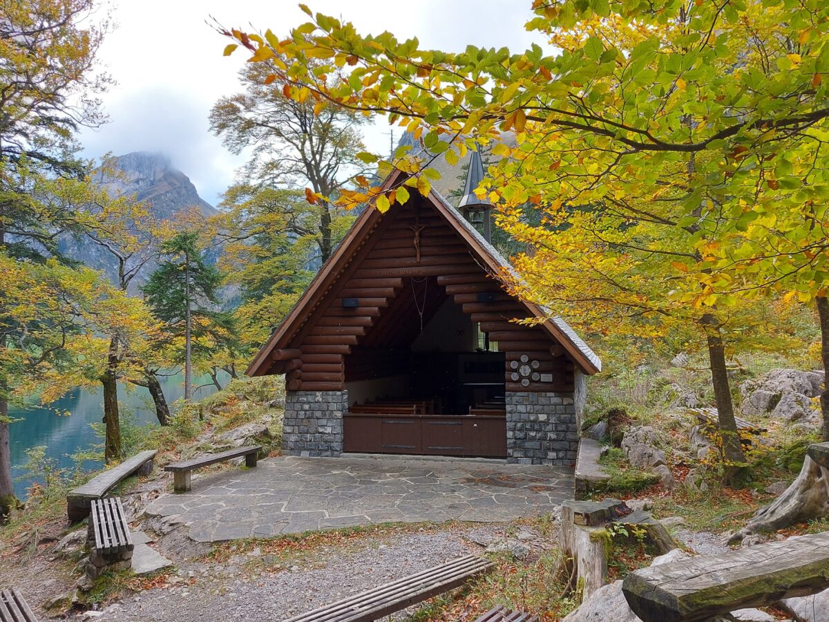 Bruderklausen-Kapelle am Seealpsee direkt neben dem Berggasthaus Forelle