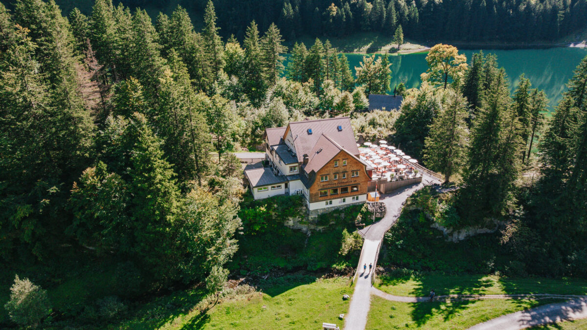 Aussenaufnahme vom Berggasthaus Forelle am Seealpsee