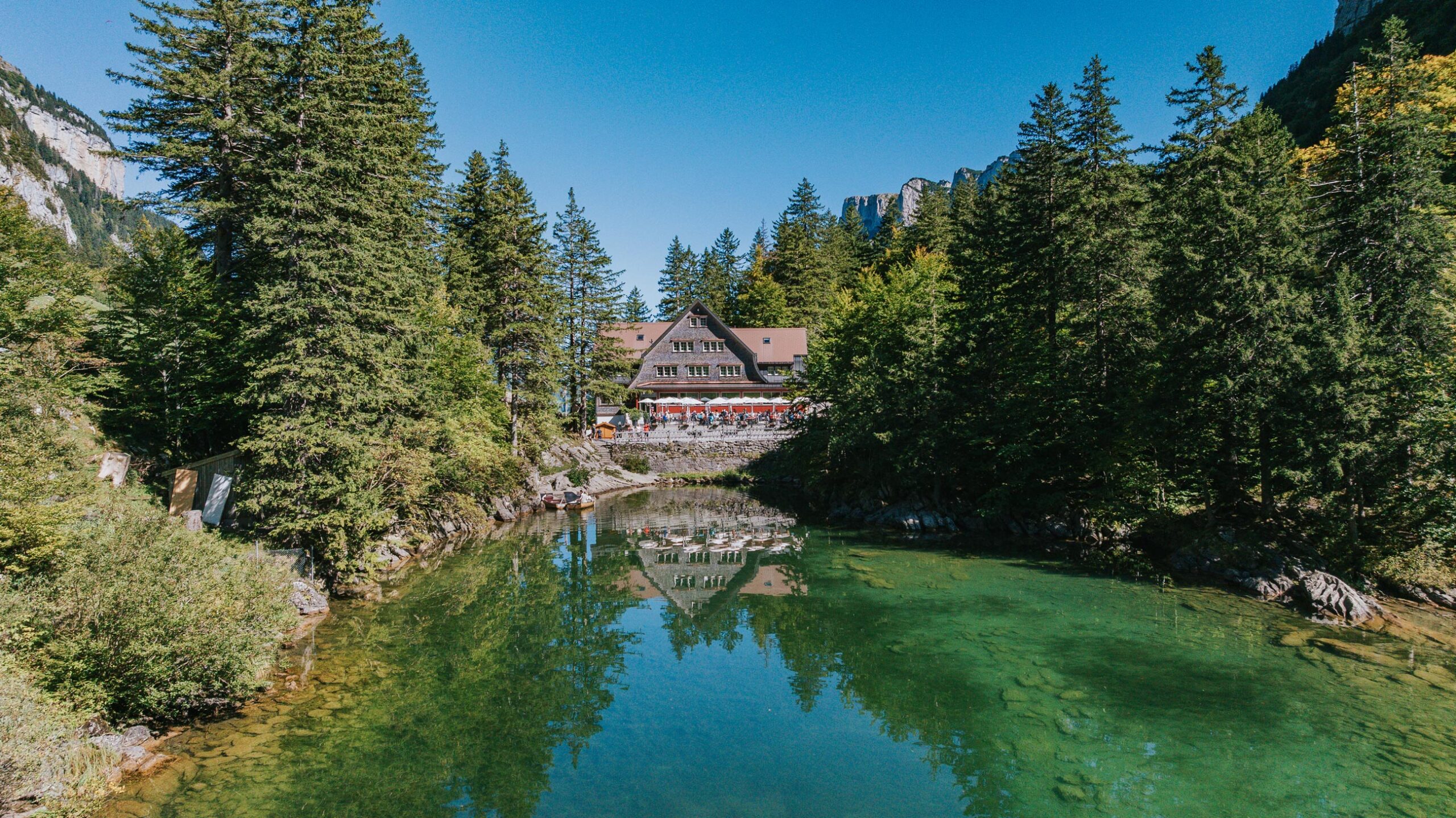 Aussenaufnahme Frontansicht vom Berggasthaus Forelle am Seealpsee
